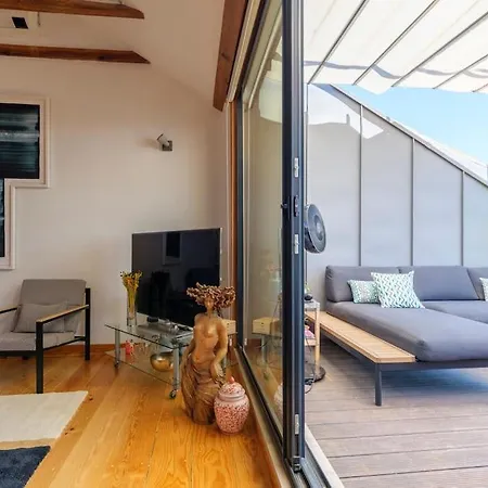 Rooftop Terrace Apart With View 4 Bedrooms, 4 Bathrooms And Ac