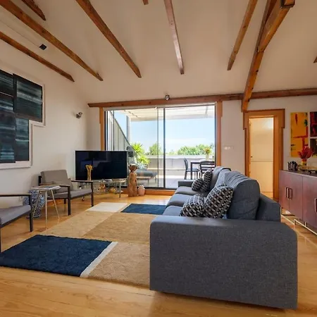 Rooftop Terrace Apart With View 4 Bedrooms, 4 Bathrooms And Ac リスボン