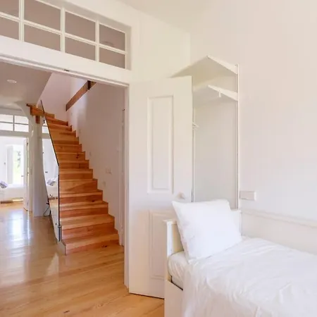 Rooftop Terrace Apart With View 4 Bedrooms, 4 Bathrooms And Ac リスボン